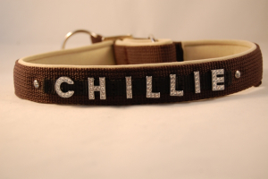 Zugstop Halsband mit Strassbuchstaben