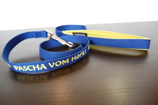 Schlaufenleine mit Wunschbestickung