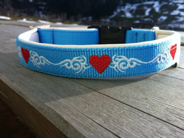 HALSBAND HERZTATTOO