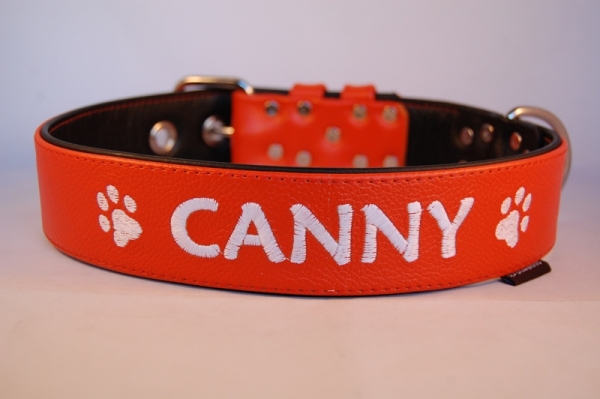 Lederhalsband bestickt