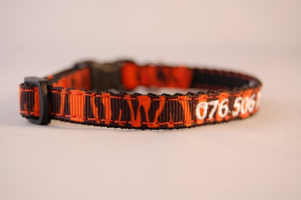 Katzenhalsband "ZEBRA" mit Bestickung